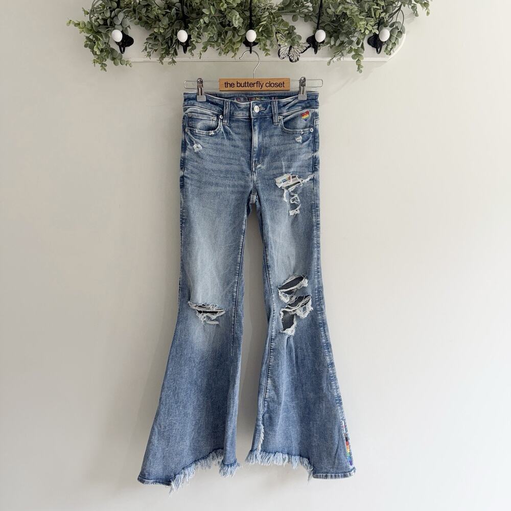 American Eagle Pride Distressed Embroidered Bell Bottom Flare Jeans Size 0 aa603